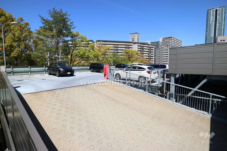 敷地内駐車場(屋外平面式)
