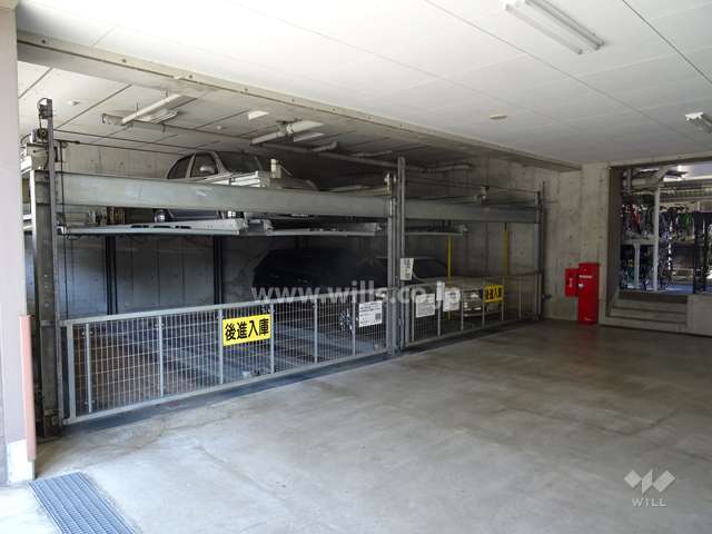 敷地内駐車場（屋内機械式）