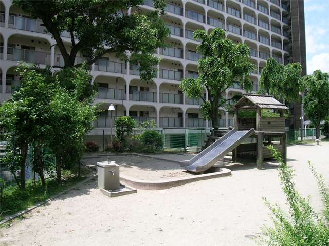 敷地北側には公園があります。