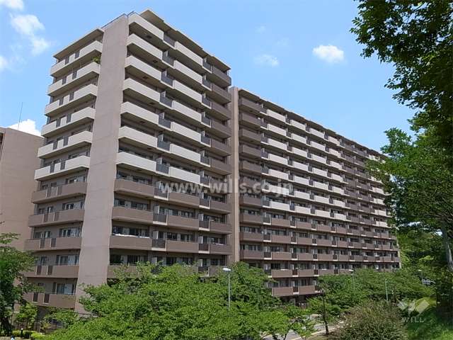 ローレルコート新千里東町あかしやの丘3番館の外観(南西側から)