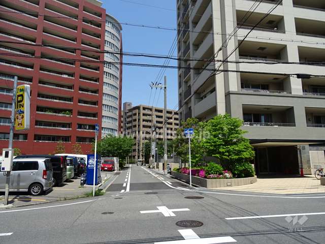 敷地北西側の前面道路