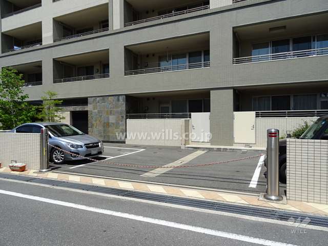 敷地内駐車場（屋外平面式　ロボットゲート付き）