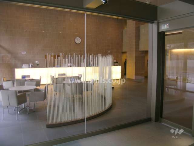 ホテルライクなエントランスホール