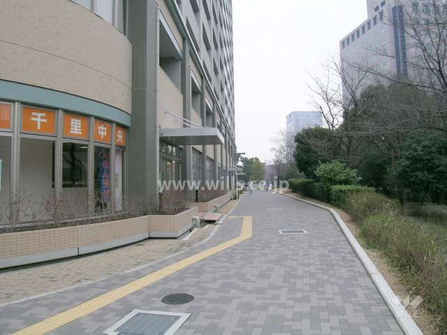 1階部分には店舗（クリニック）が入っています。