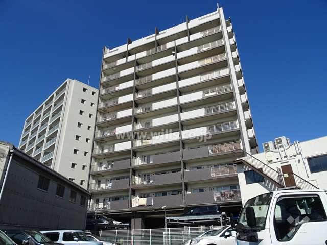 ユニアルス江坂Southプレジオの外観（南側から）