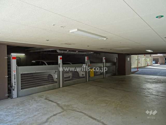 敷地内駐車場（屋内機械式）