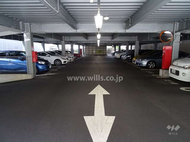 敷地内自走式駐車場（1Ｆ）