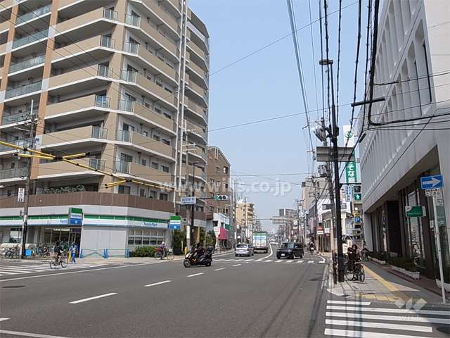 敷地の東側は国道176号線に面してます。