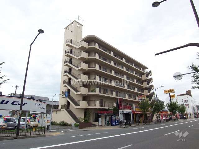 1階部分は店舗です