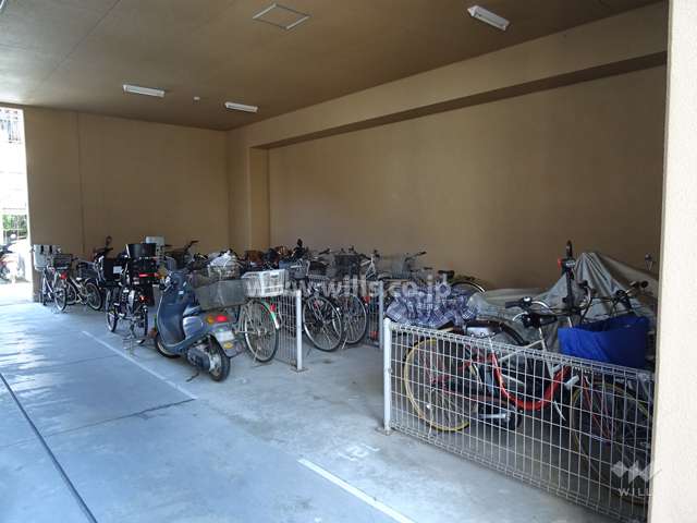 駐輪場、バイク置場