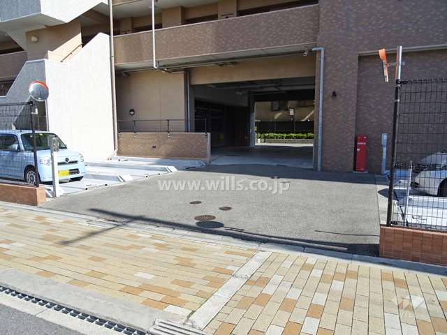 駐車場の出入り口