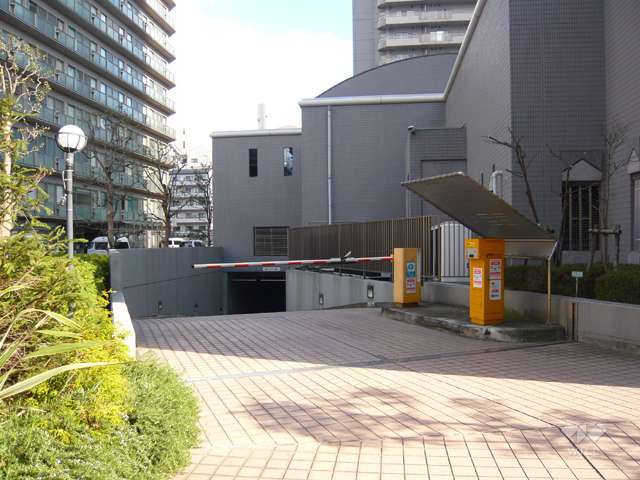 駐車場出入り口