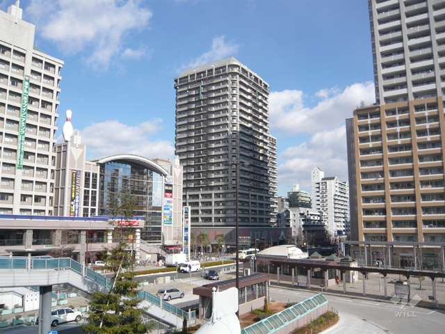 周辺には高層マンションが多く立ち並んでいます。