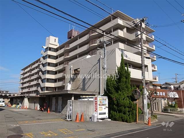 万葉ハイツ園田の外観（南西側から）