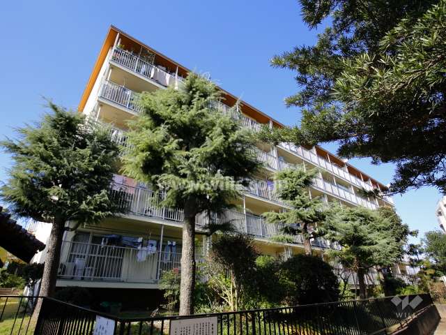 田能団地1号棟の外観（南東側から）