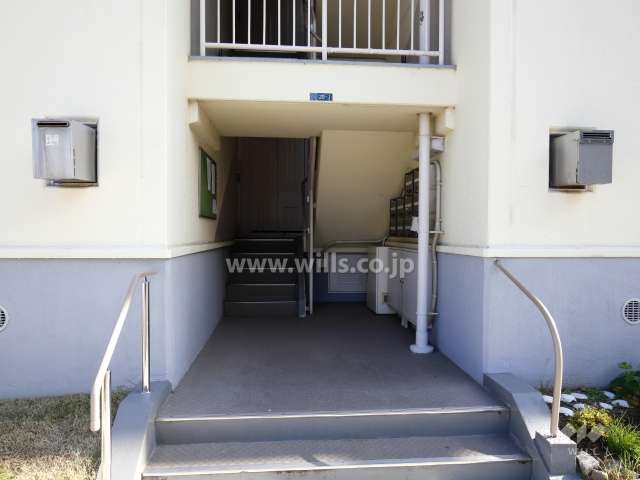 住戸出入り口（共用ポスト）