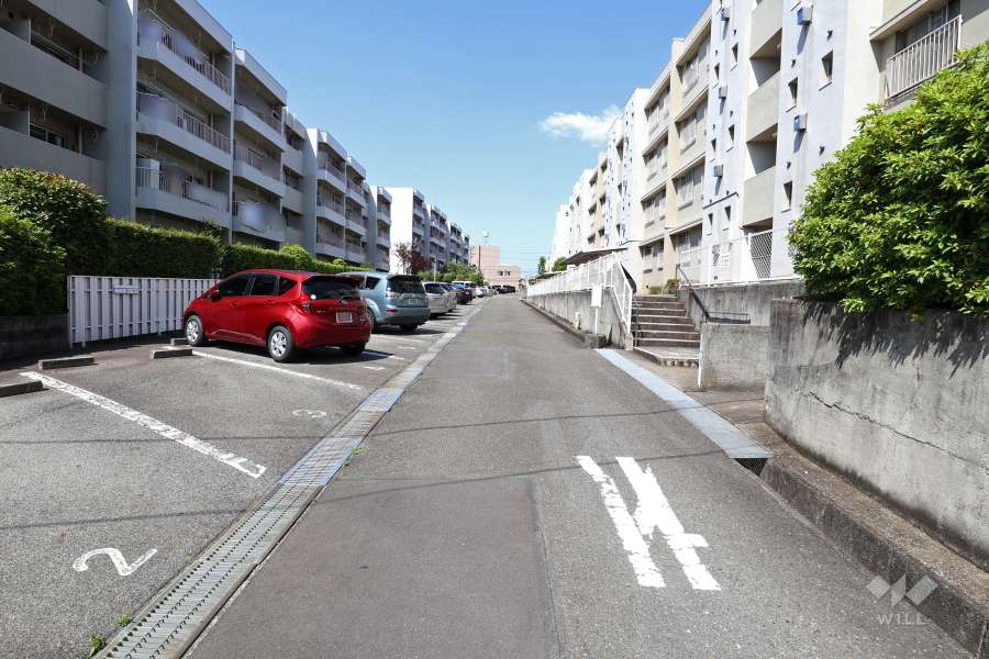 敷地北西側の前面道路