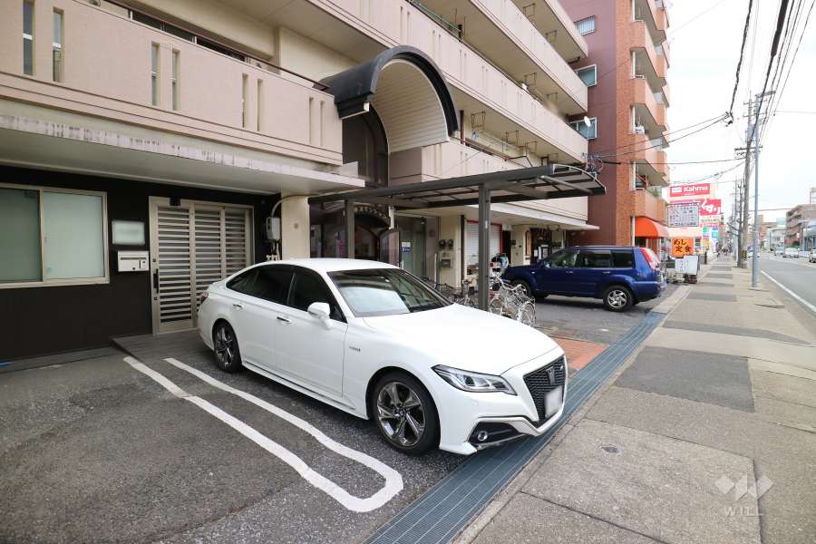敷地内駐車場（屋外平面式）