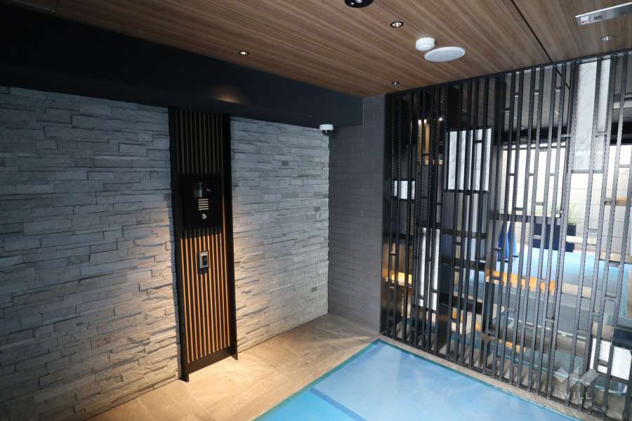 エントランスはオートロックつきです。