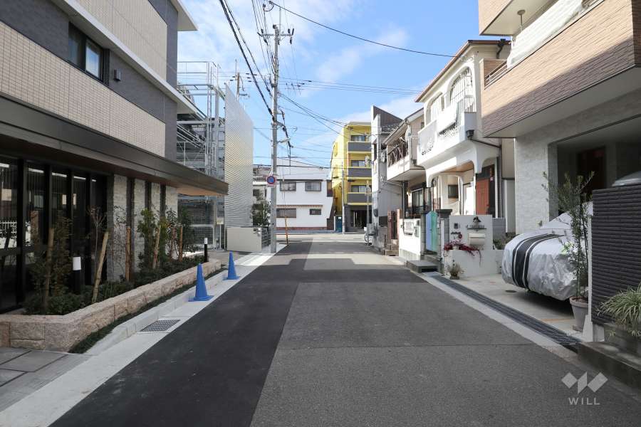 敷地北側の前面道路