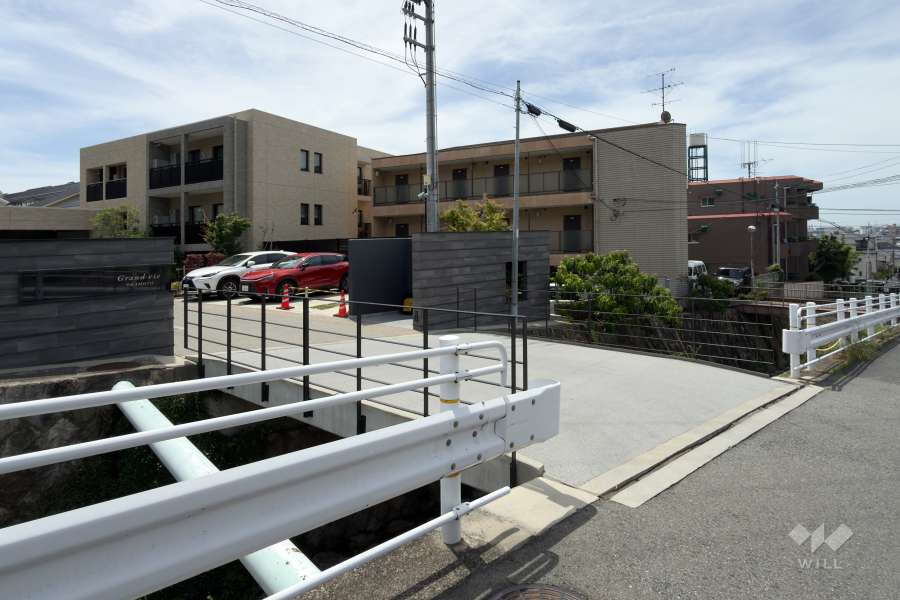 駐車場の出入口