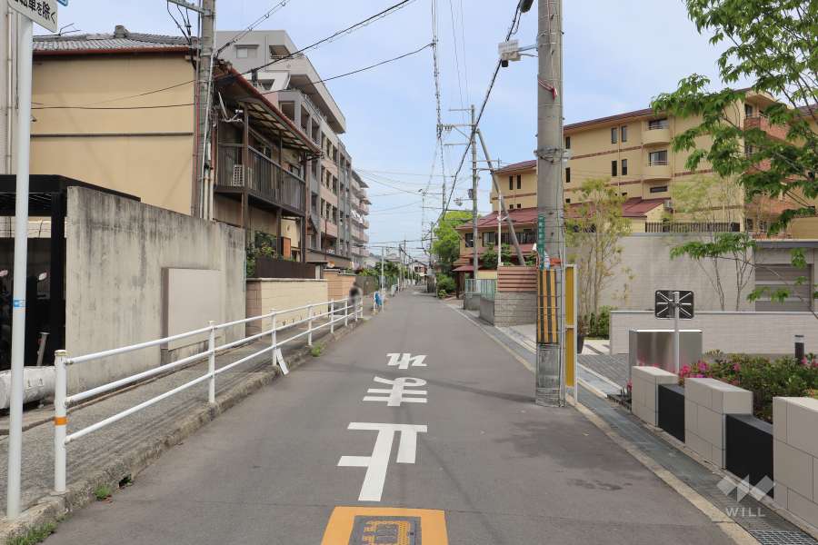 敷地北側の前面道路