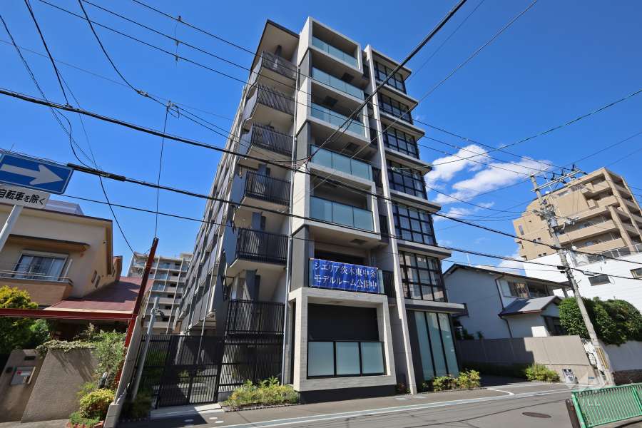 シエリア茨木東中条の外観（南西側から）