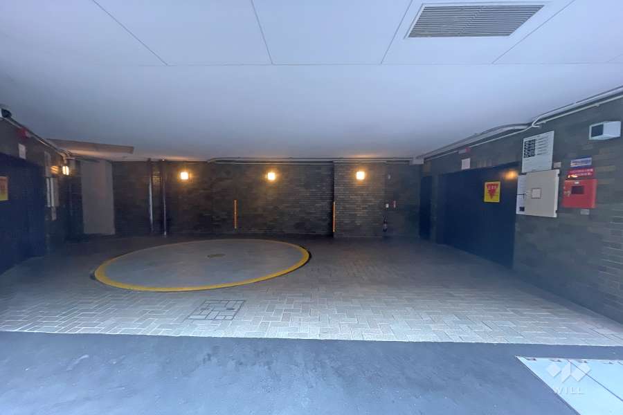 敷地内駐車場（屋内機械式）
