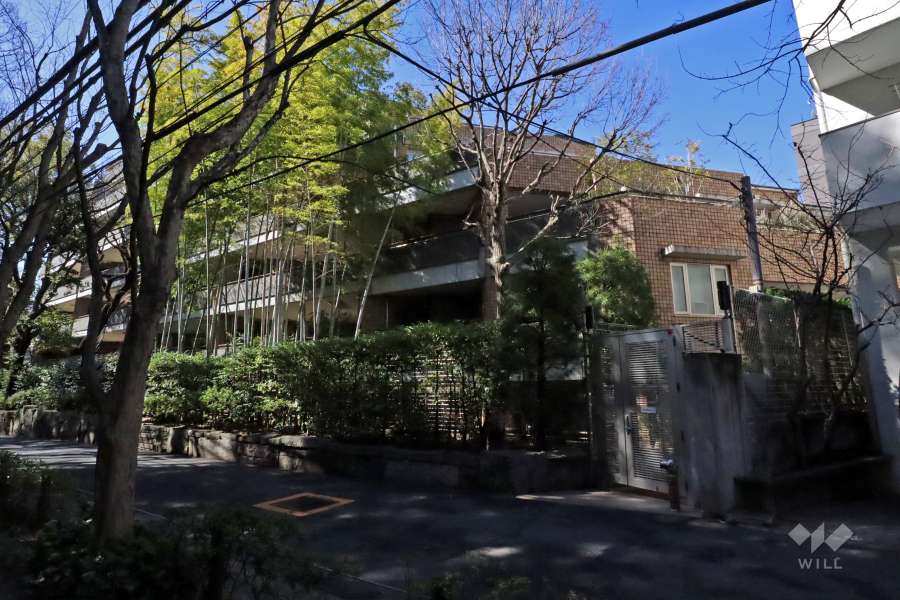 グローリオ麻布霞町の外観(北東側から)