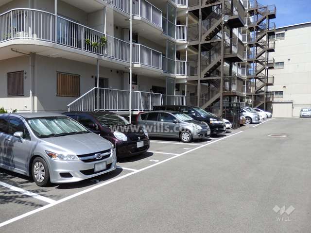 敷地内駐車場（屋外平面式）