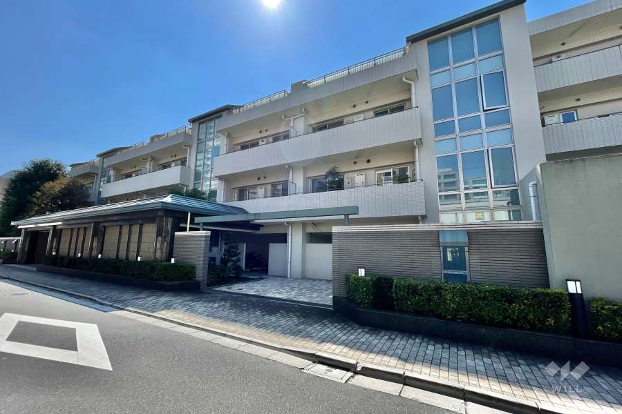 パークコート三田綱町の外観(北側から）