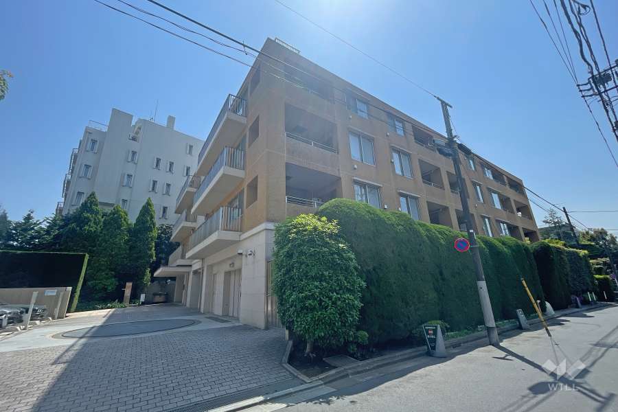 パークコート南青山ヒルトップレジデンスの外観（西側から）