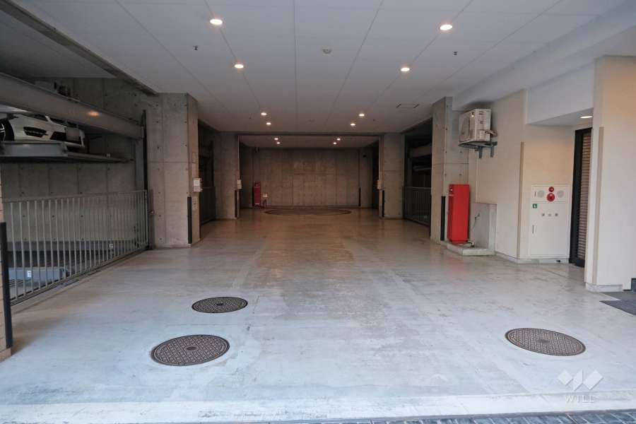 敷地内駐車場（屋内機械式）