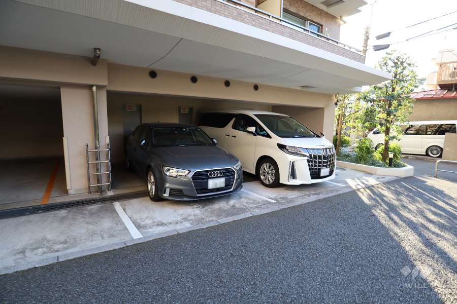 敷地内駐車場（屋内平面式）