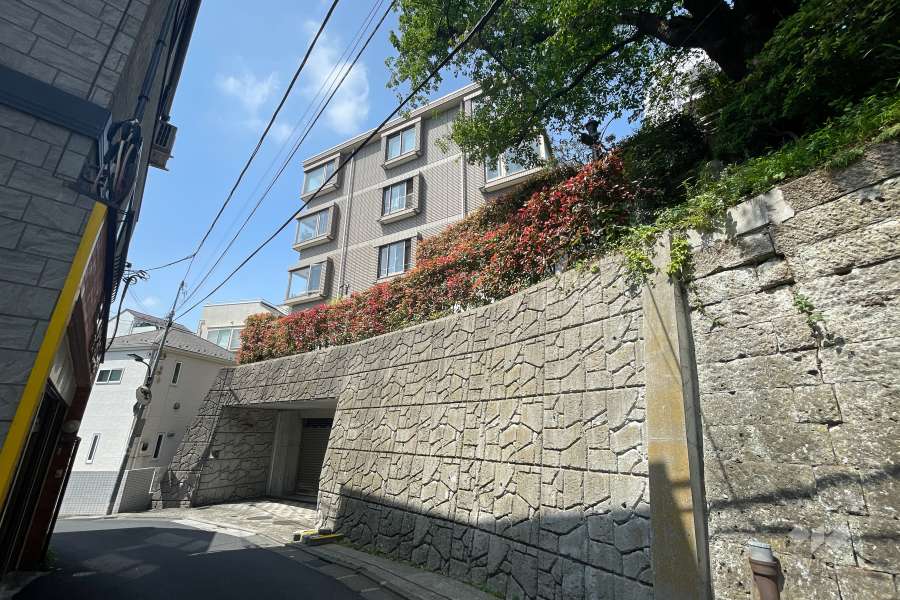 ハイコート南青山の外観（北東側から）