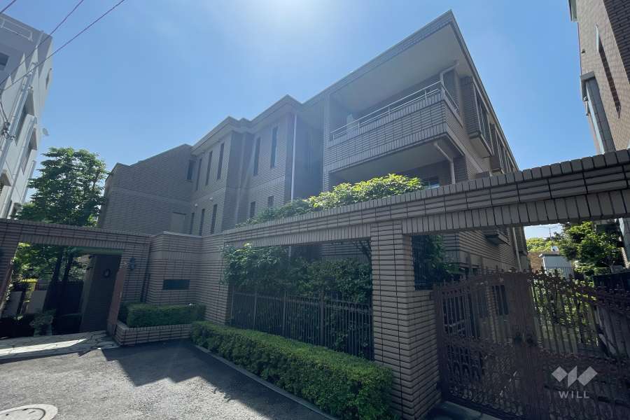 ハイコート南青山の外観（北西側から）