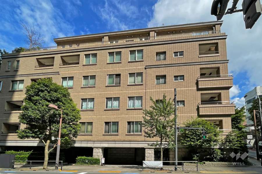 ハイレーゼ六本木三河台の外観（西側から）