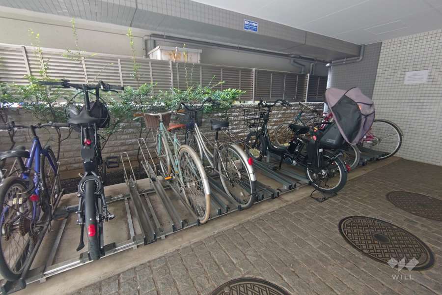 屋内に設けられた駐輪場