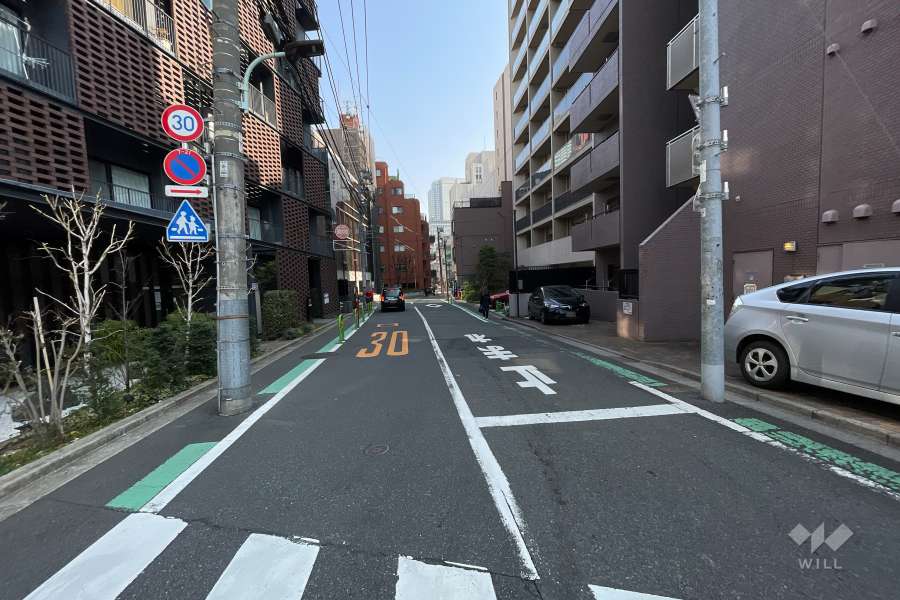 敷地北側の前面道路