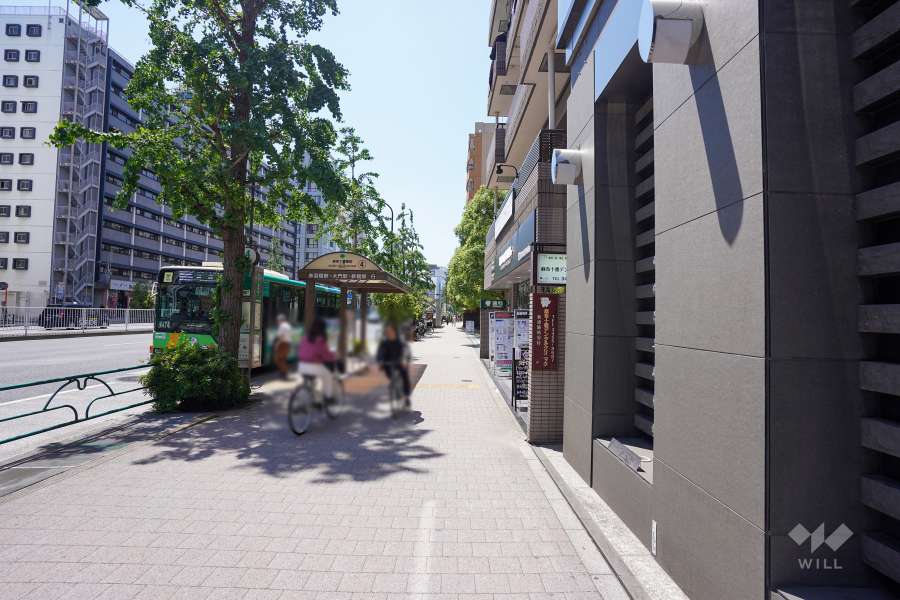 敷地東側の前面道路