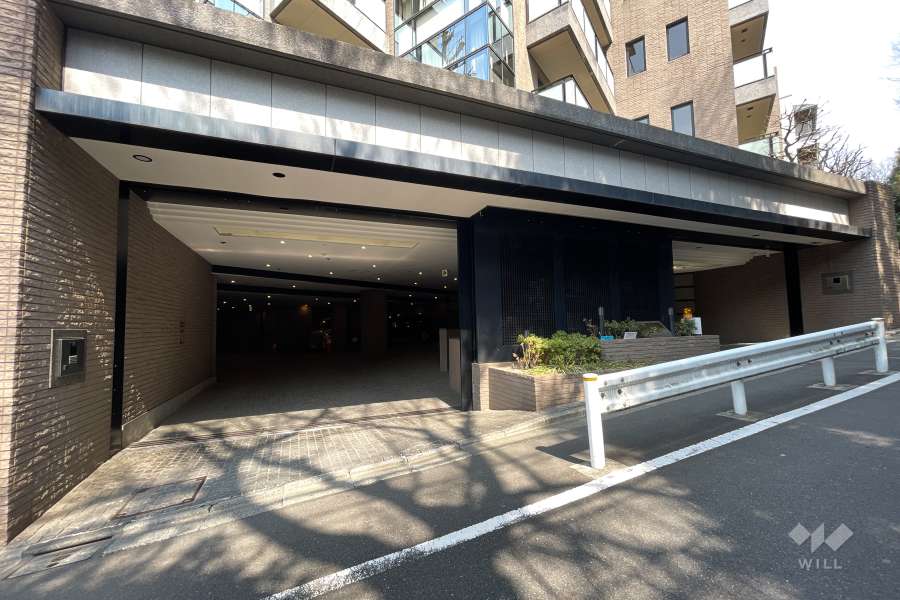 駐車場の出入り口