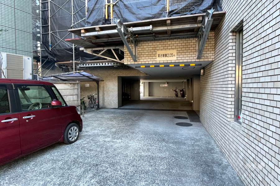 駐車場の出入り口