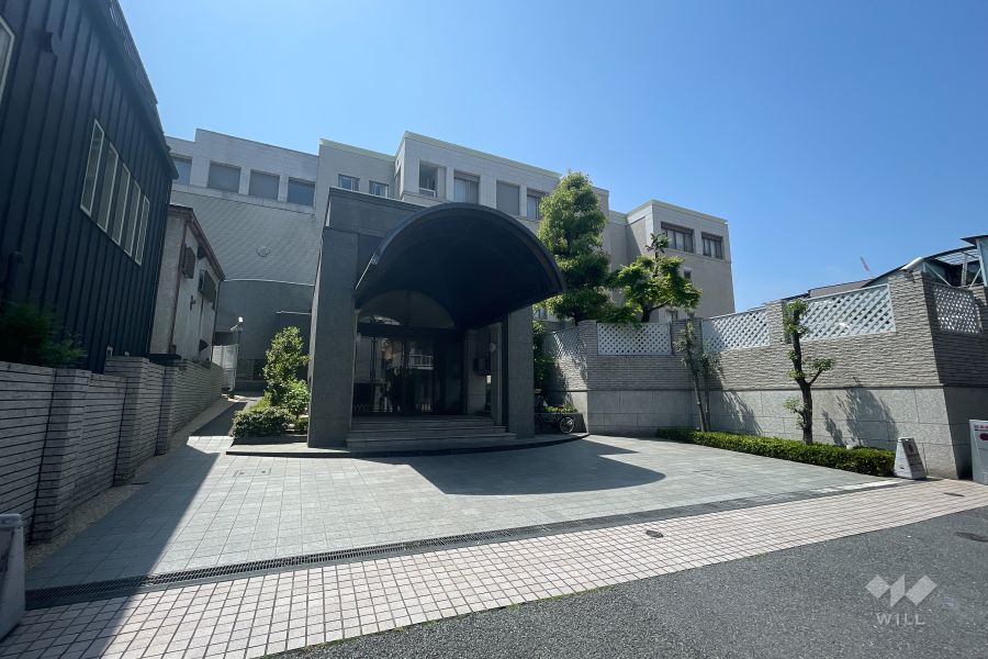 南青山高樹町パークマンションの外観（北東側から）