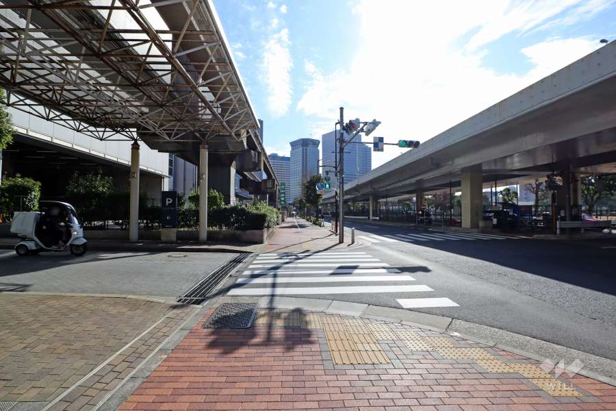 敷地北西側の前面道路