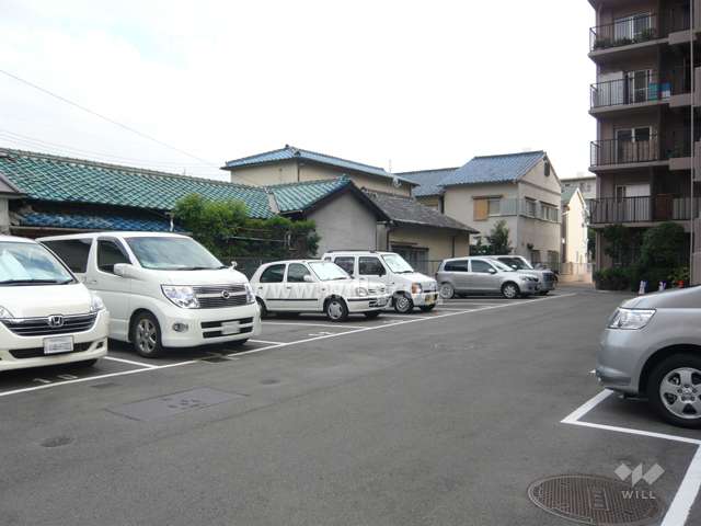 平面の敷地内駐車場