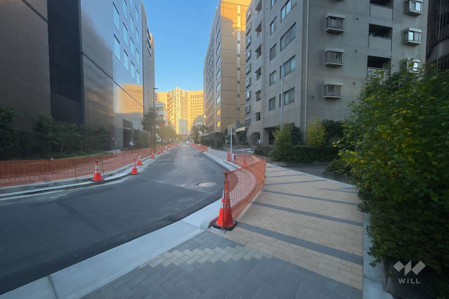敷地北側の前面道路