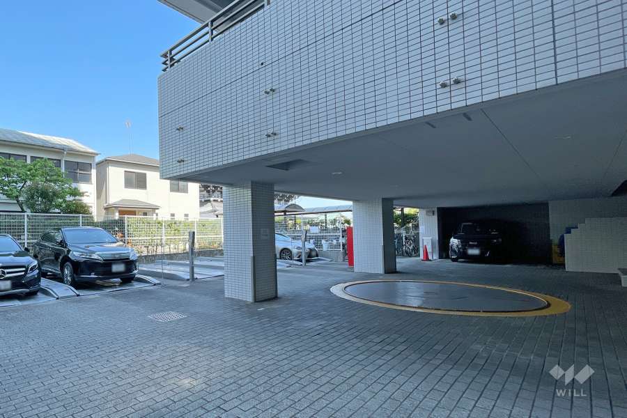 敷地内駐車場（屋内平面式・屋外機械式）