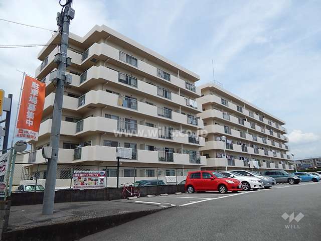 サンロイヤル東園田の外観（南東側から）