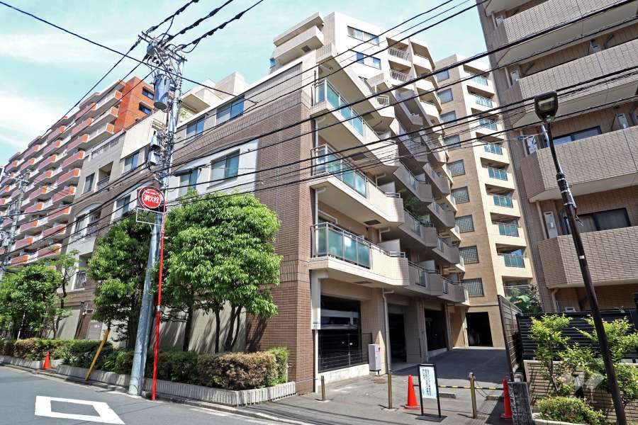 イトーピア三田の外観（西側から）