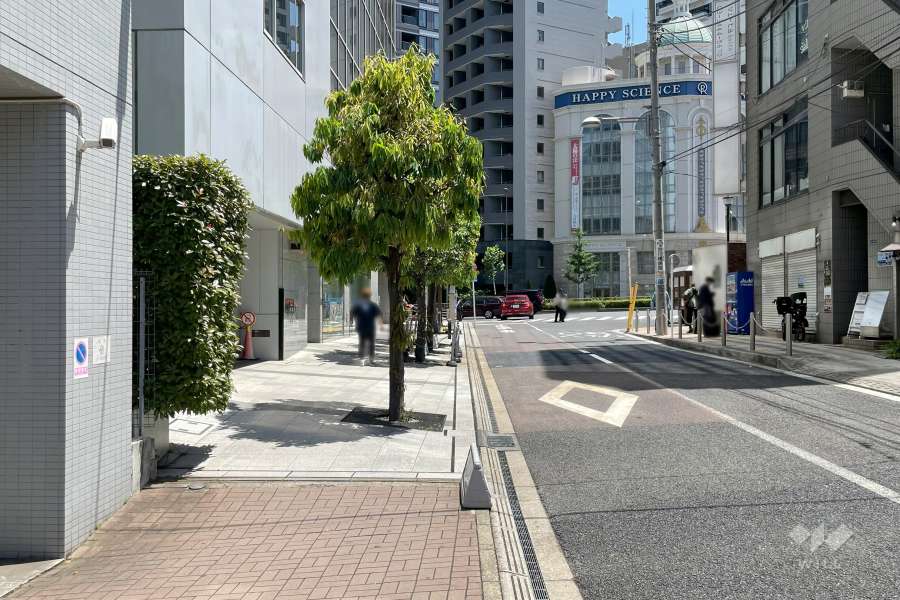 敷地南側の前面道路